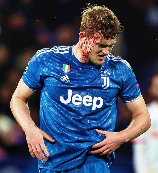 IM体育官网-国际米兰绝杀巴萨，德利赫特惊艳世界