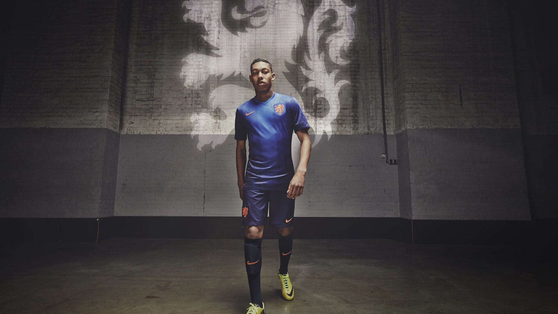 莱万独舞法兰西之夜，波兰神锋一锤定音，助法国淘汰莱比锡红牛晋级